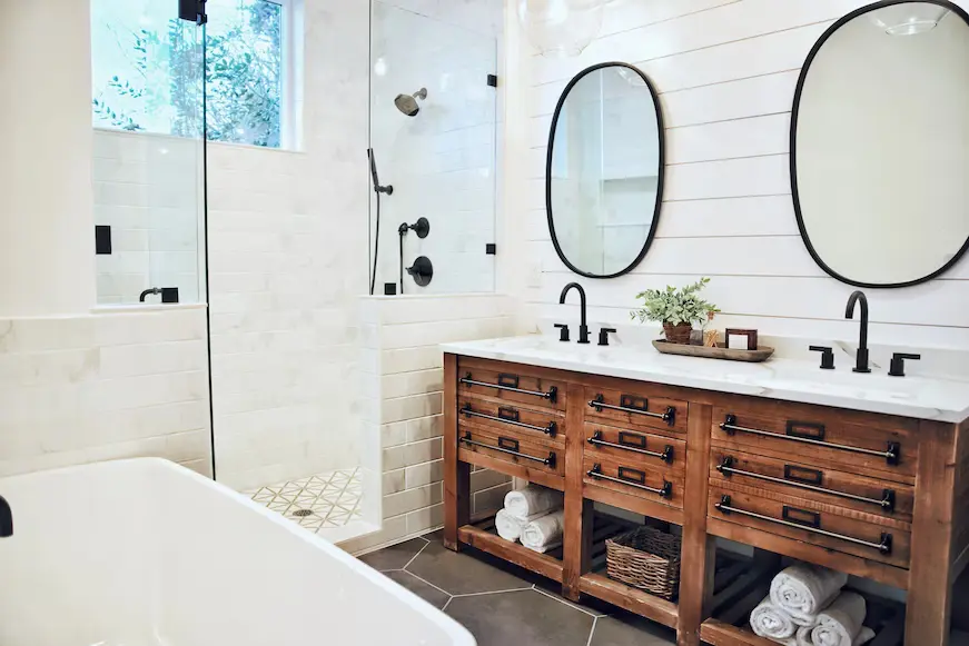 clever storage ideas for small bathrooms